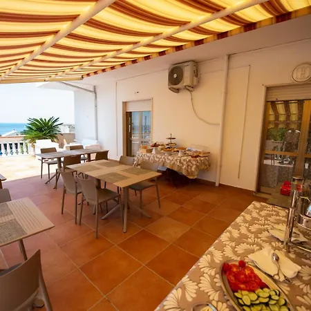 Esterita Bed & Breakfast 4*