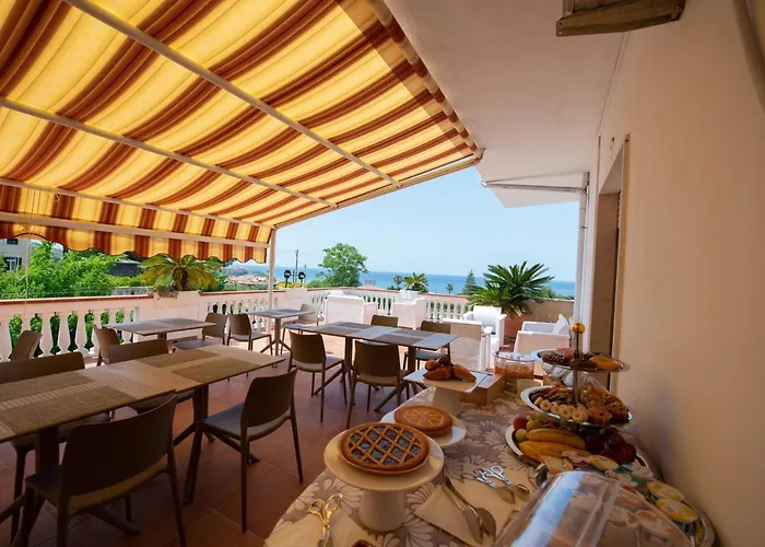 Esterita Bed & Breakfast 4*