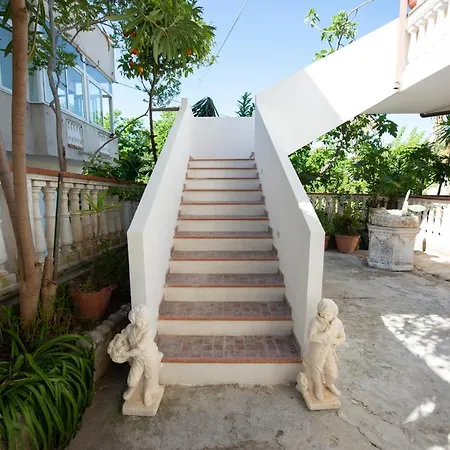 Esterita 4*