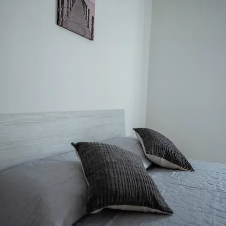 Esterita Couette-café Parghelia