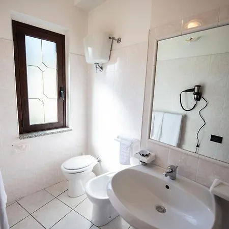 Esterita 4*