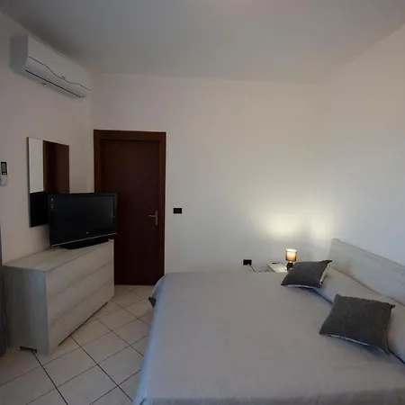 Esterita Couette-café Parghelia