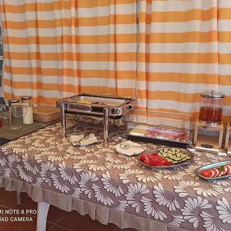 Esterita Couette-café Parghelia