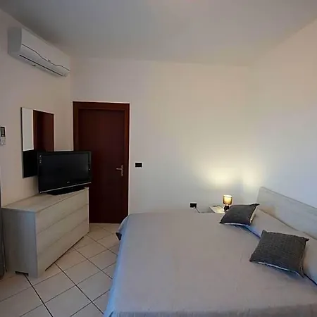 Esterita 4*